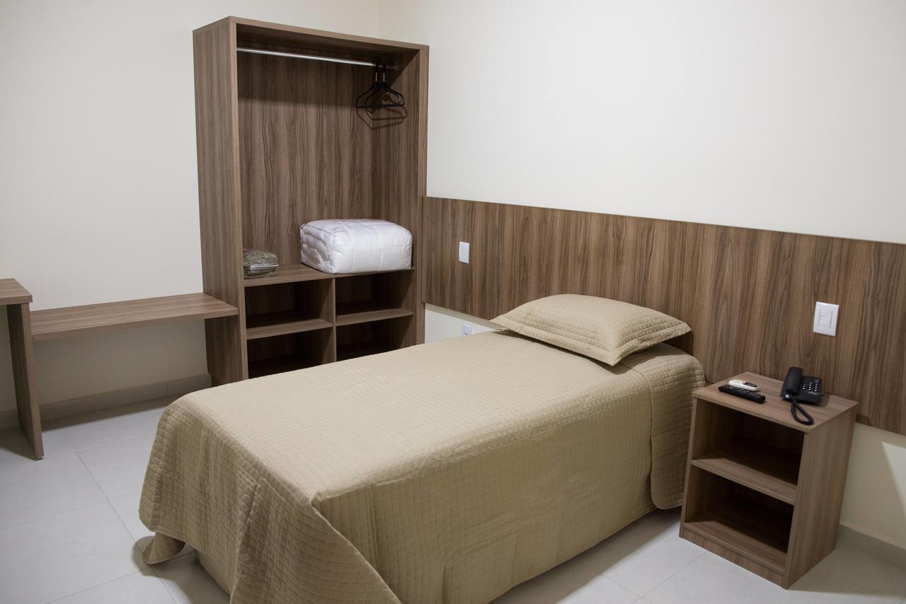 Hotel Vila Verde Penapolis Exterior photo
