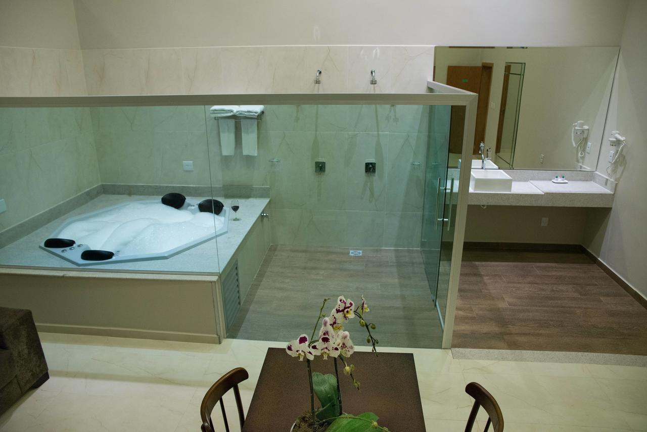 Hotel Vila Verde Penapolis Exterior photo